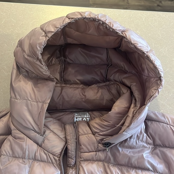 Plus size mauve 32 Degrees puffer vest w/ hood - Picture 4 of 7